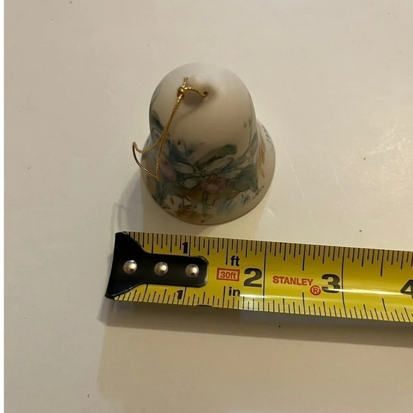 1992 Good Luck Bell Signed Floral Hand Painted Ceramic Unglazed - Picture 8 of 9